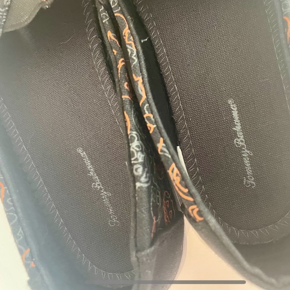 Tommy Bahama Halloween Slip-On (Glow in the Dark!) - Picture 4 of 5